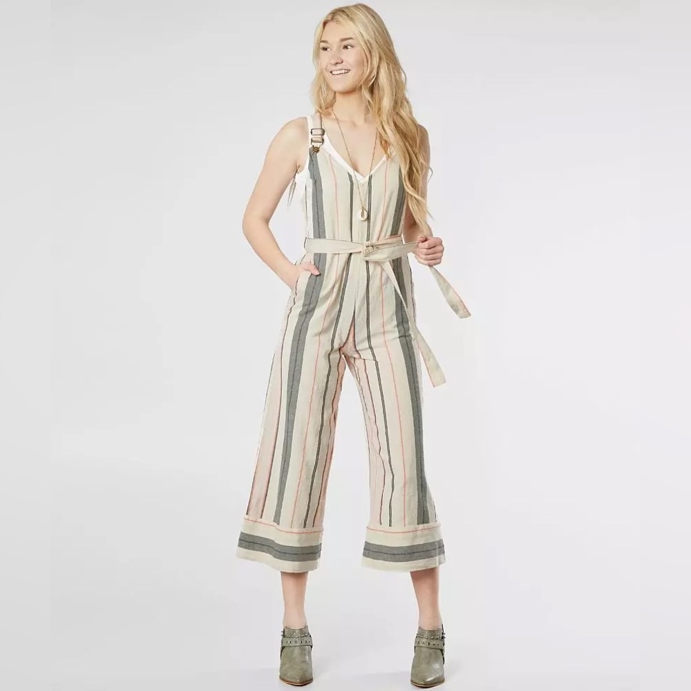 NWT, Billabong Bella Day Crop Overalls, Size M